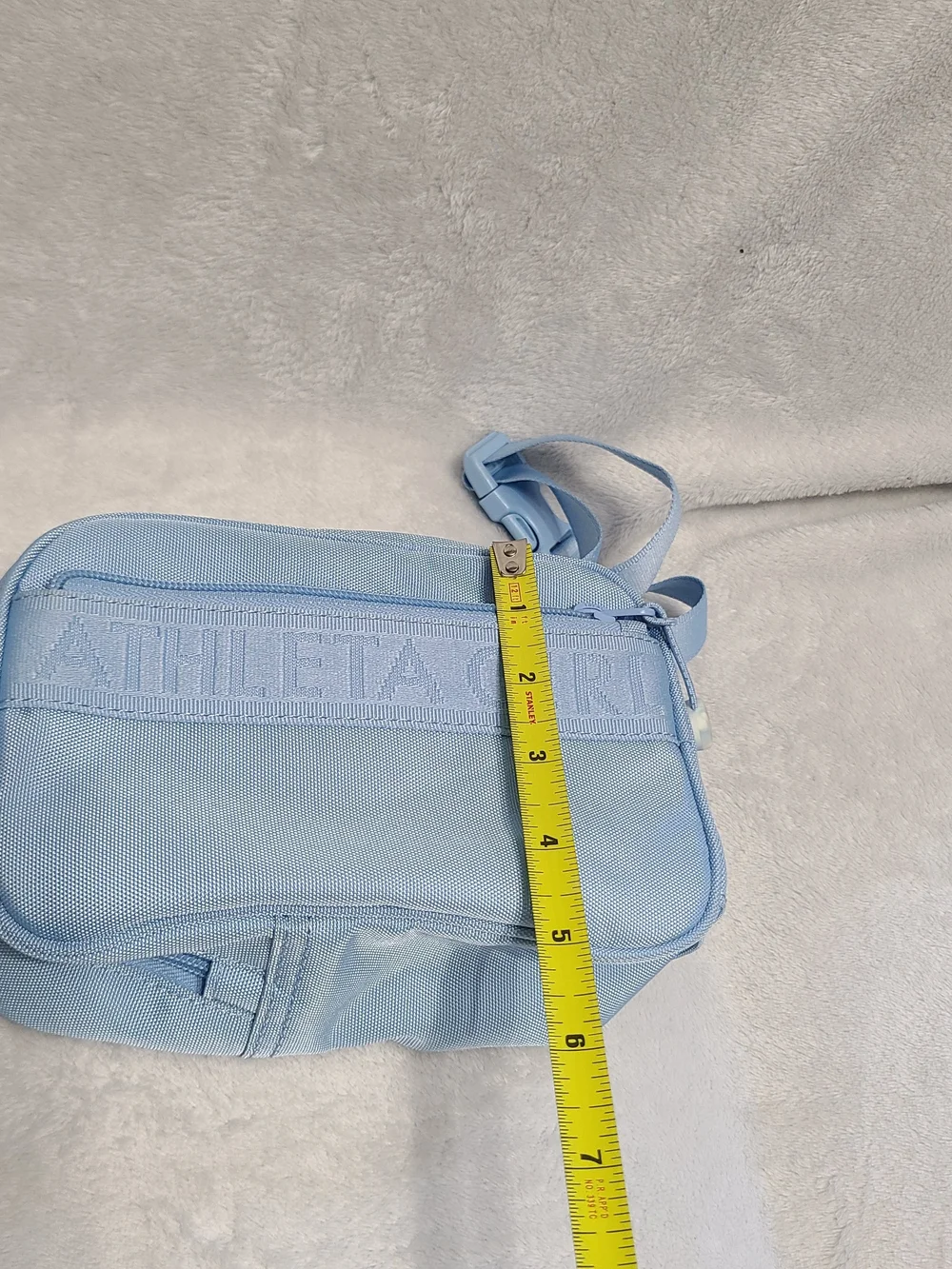 Athleta Girl Sky Blue Casual Travel Mini Fanny Pack Waist Belt Bag